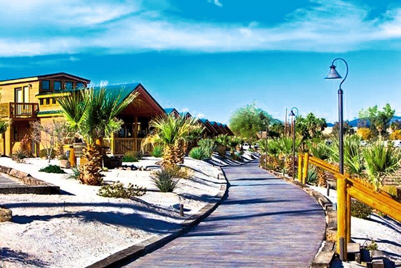 Pirate Cove Resort & Marina Нийдълс Екстериор снимка