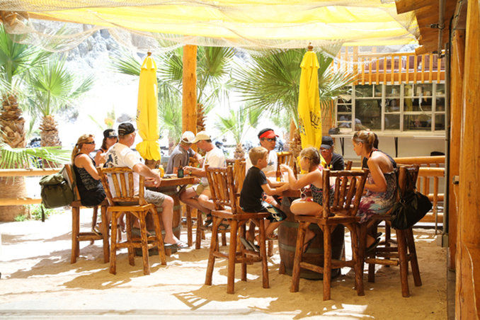 Pirate Cove Resort & Marina Нийдълс Екстериор снимка